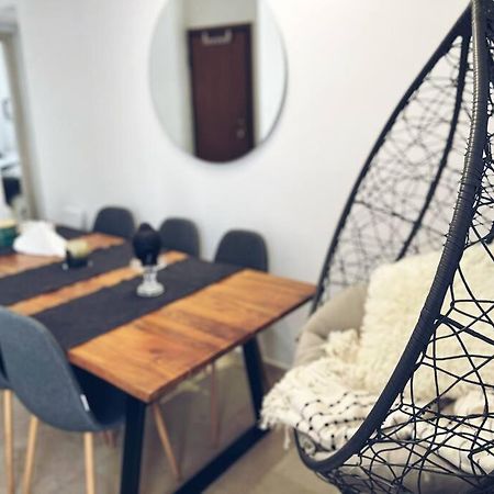 Minimal 3Br Apartment In Афіни Екстер'єр фото